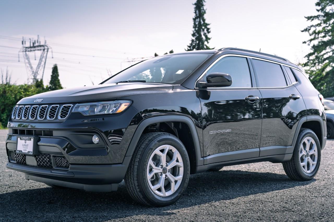2025 Jeep Compass North S626358