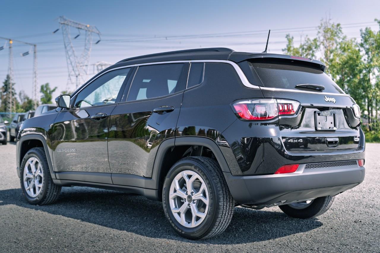 2025 Jeep Compass North S626358