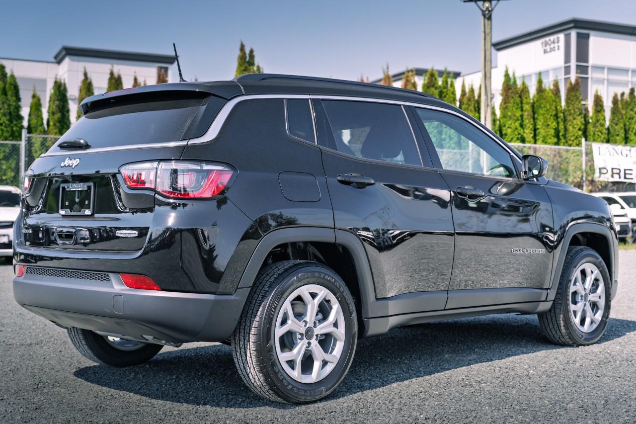 2025 Jeep Compass North S626358