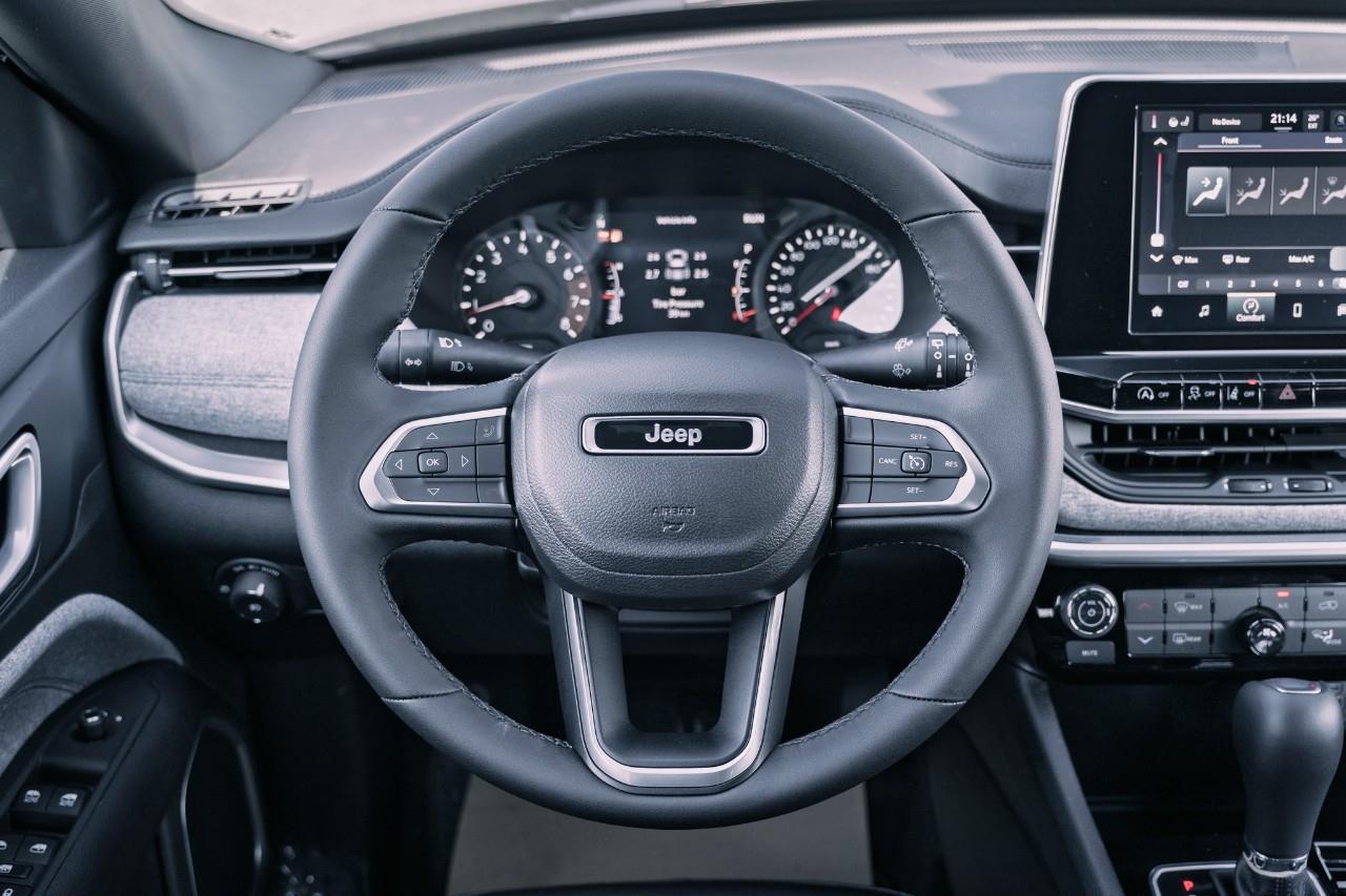 2025 Jeep Compass North S626358