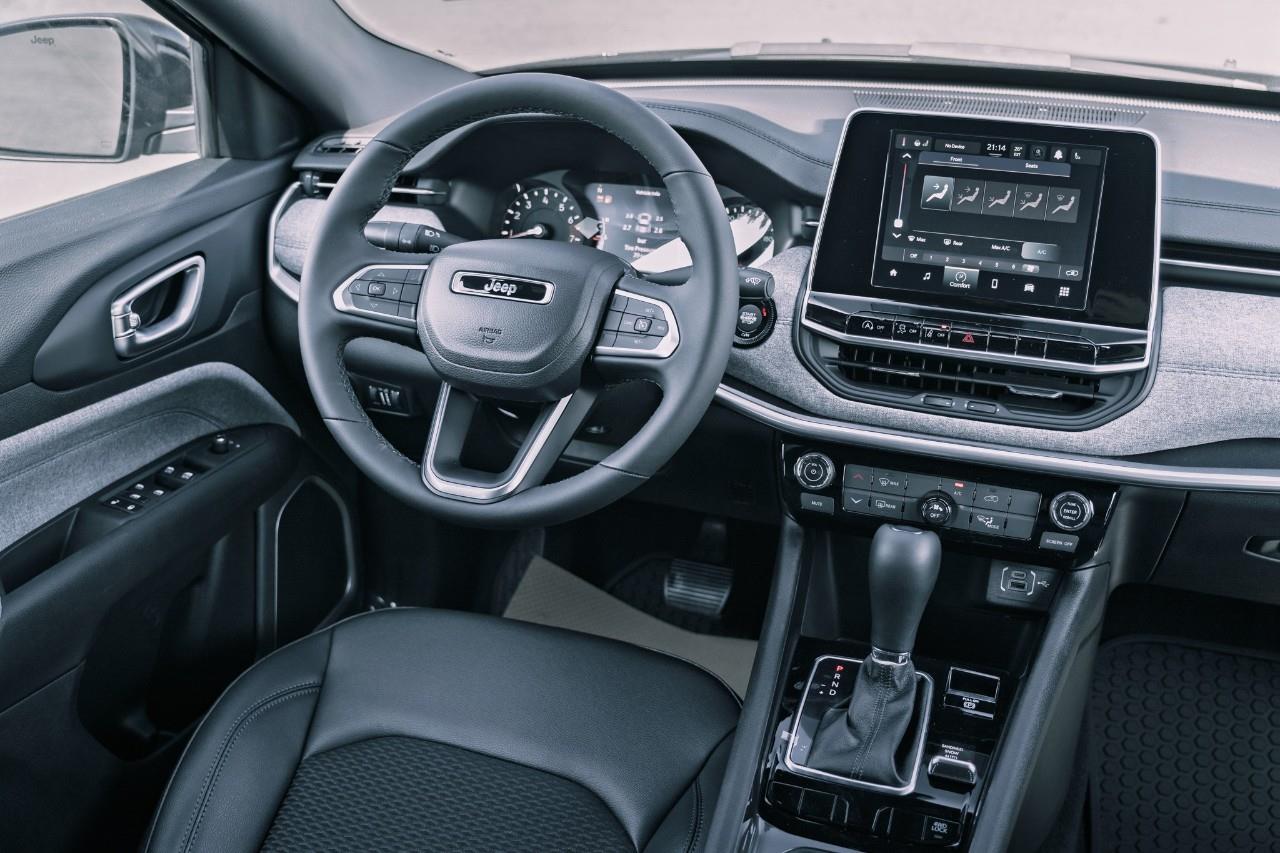 2025 Jeep Compass North S626358