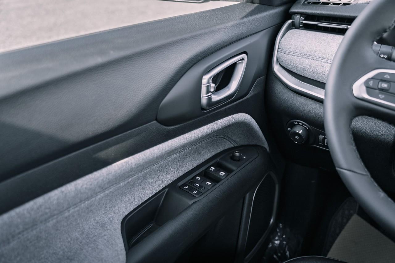 2025 Jeep Compass North S626358