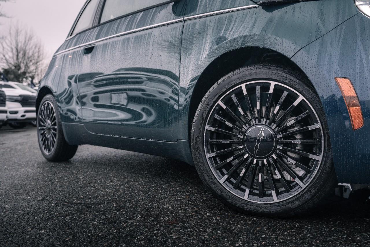 2025 Fiat 500e  S246507