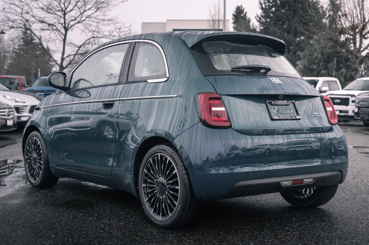 2025 Fiat 500e  S246507