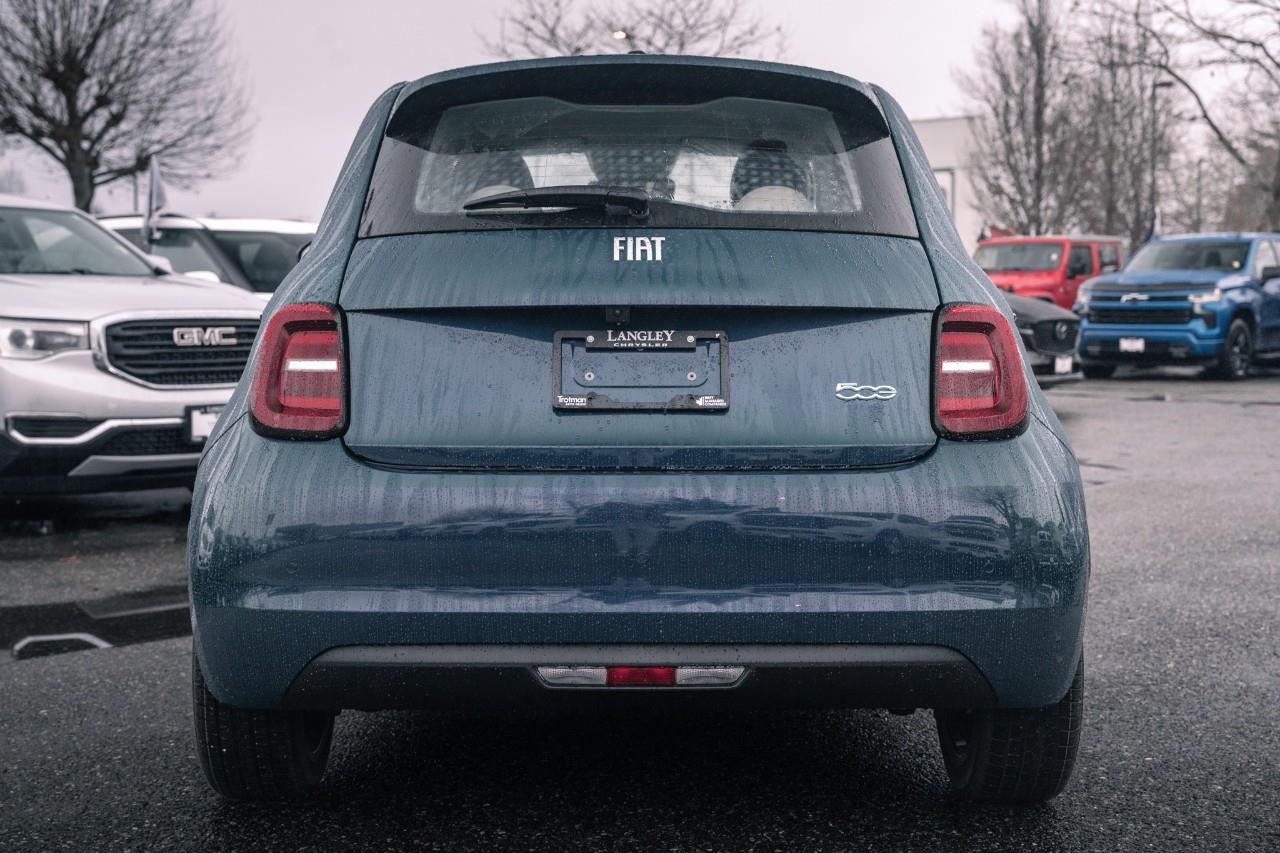 2025 Fiat 500e  S246507