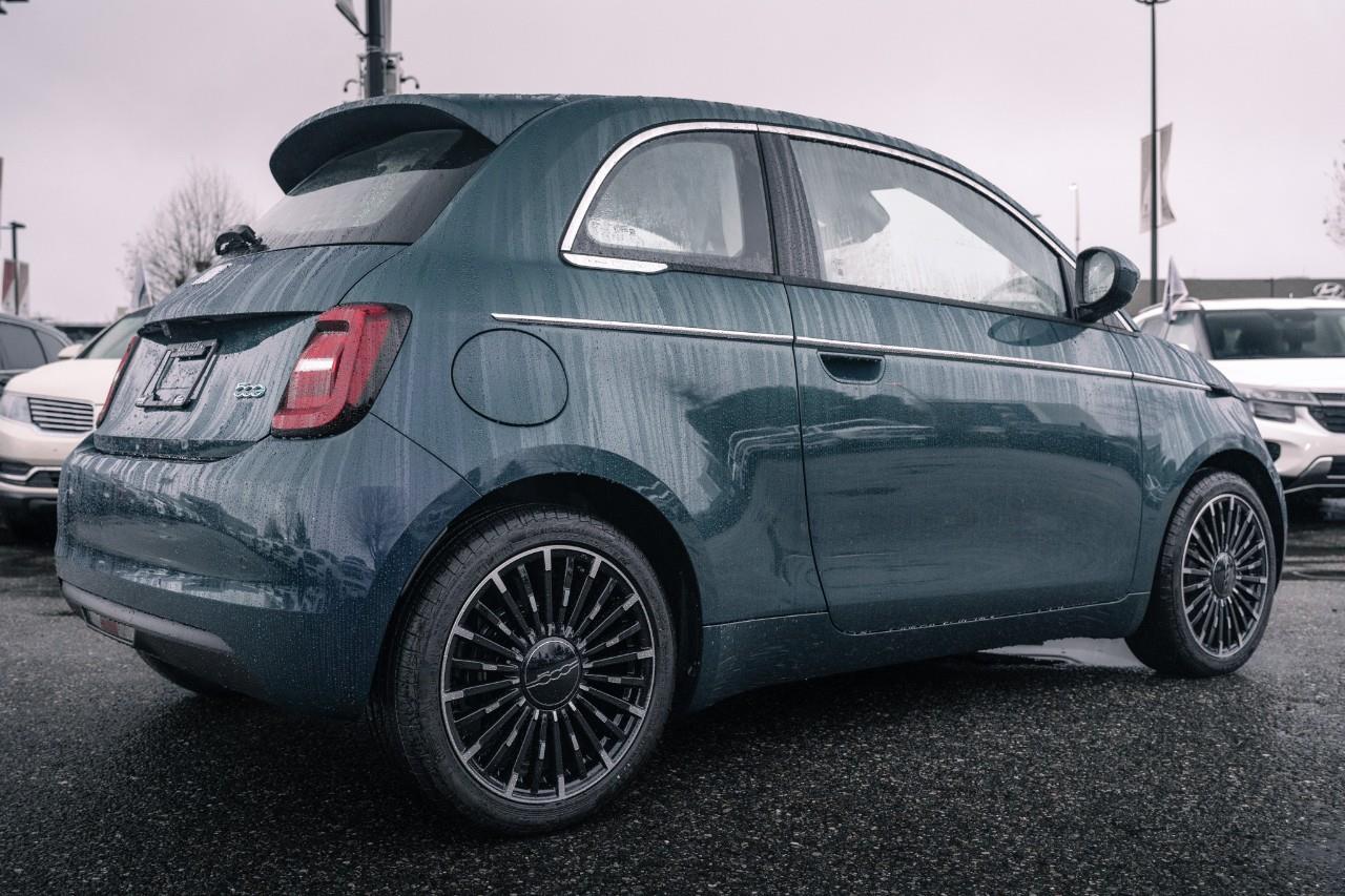 2025 Fiat 500e  S246507