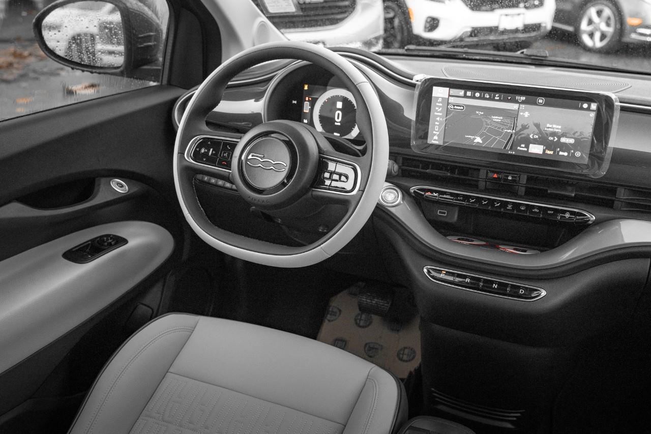 2025 Fiat 500e  S246507