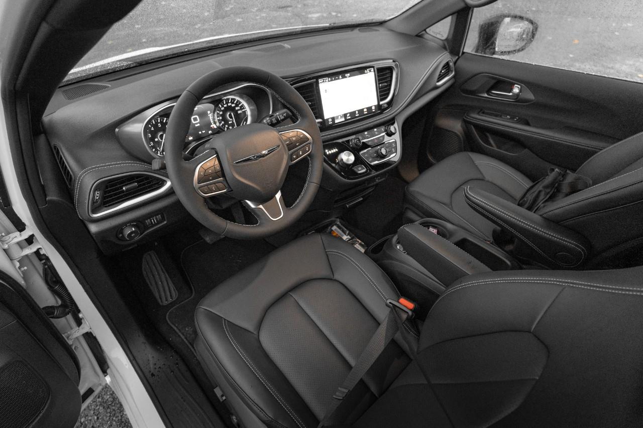 2026 Chrysler Pacifica Select T206488