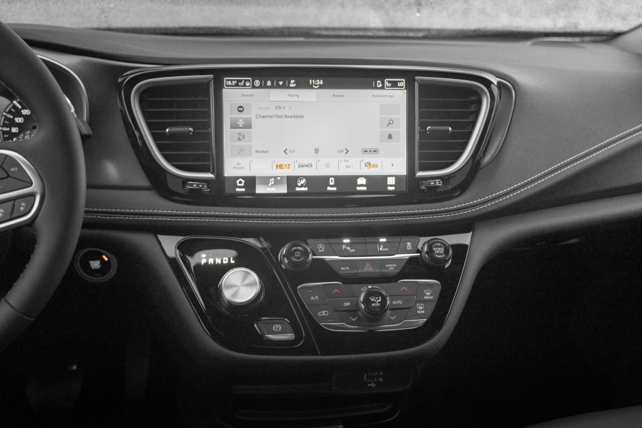 2026 Chrysler Pacifica Select T206488