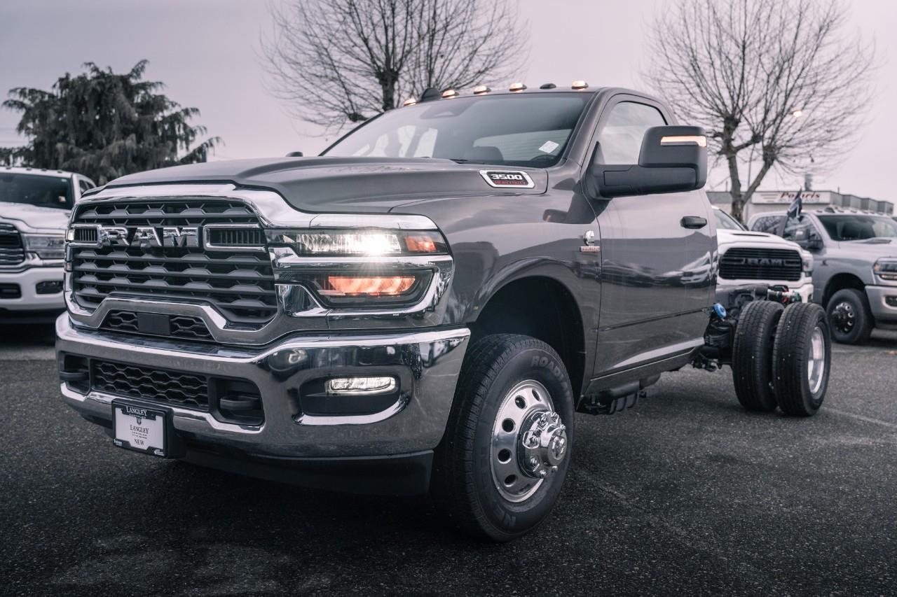 2025 RAM 3500 Chassis Tradesman S517225