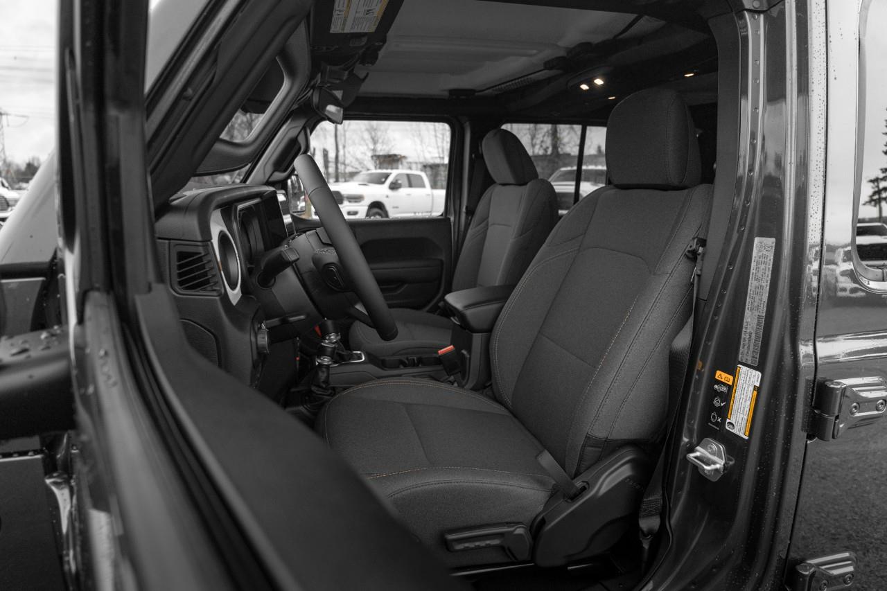 2026 Jeep Wrangler Sport T204227