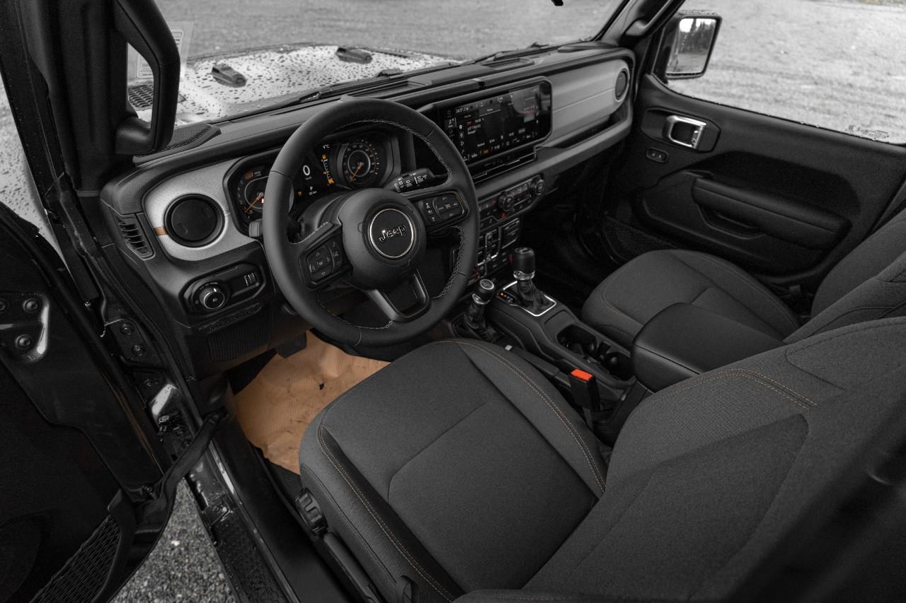 2026 Jeep Wrangler Sport T204227