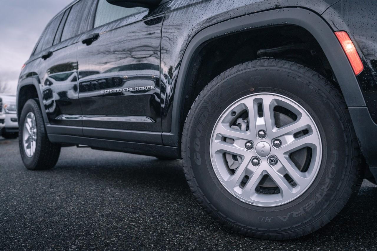 2024 Jeep Grand Cherokee Laredo LC2819