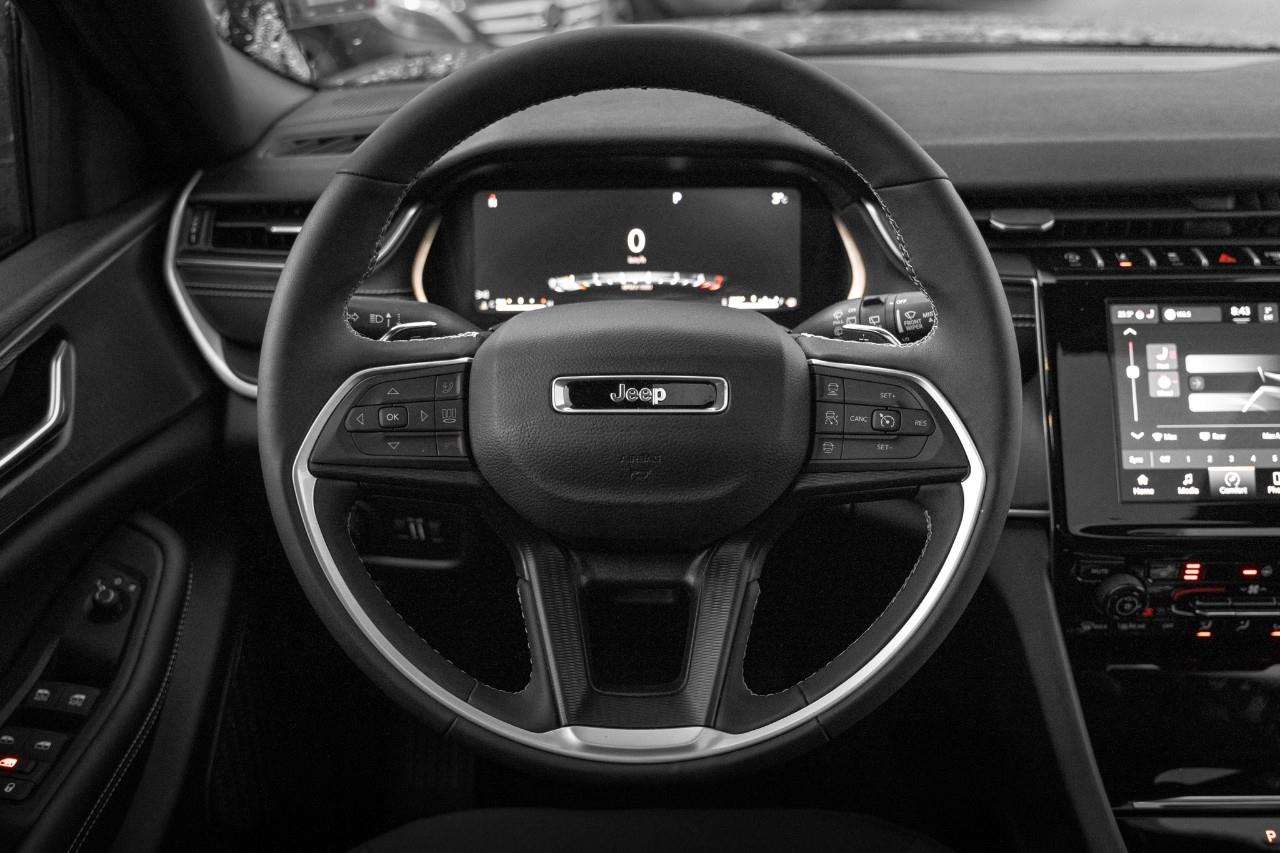 2024 Jeep Grand Cherokee Laredo LC2819