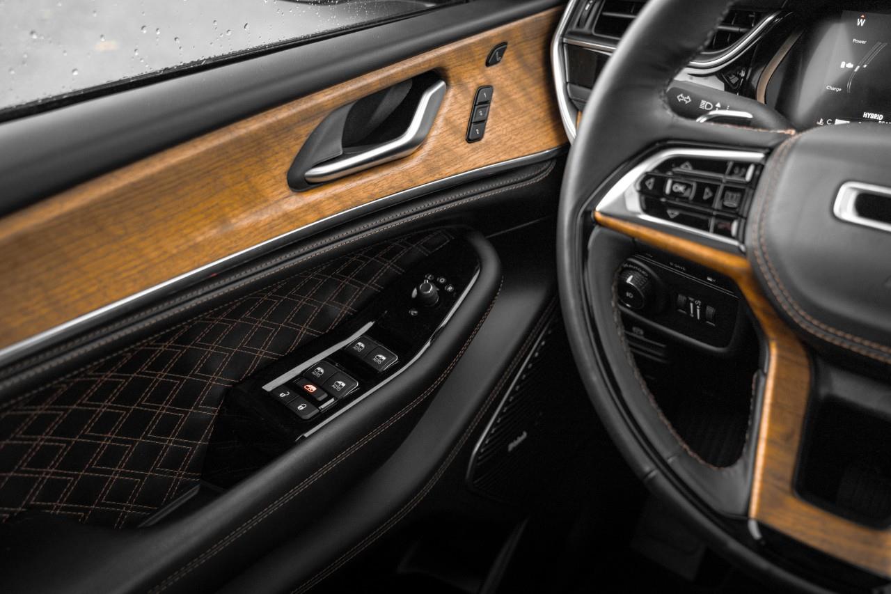 2022 Jeep Grand Cherokee 4xe Summit LC2814