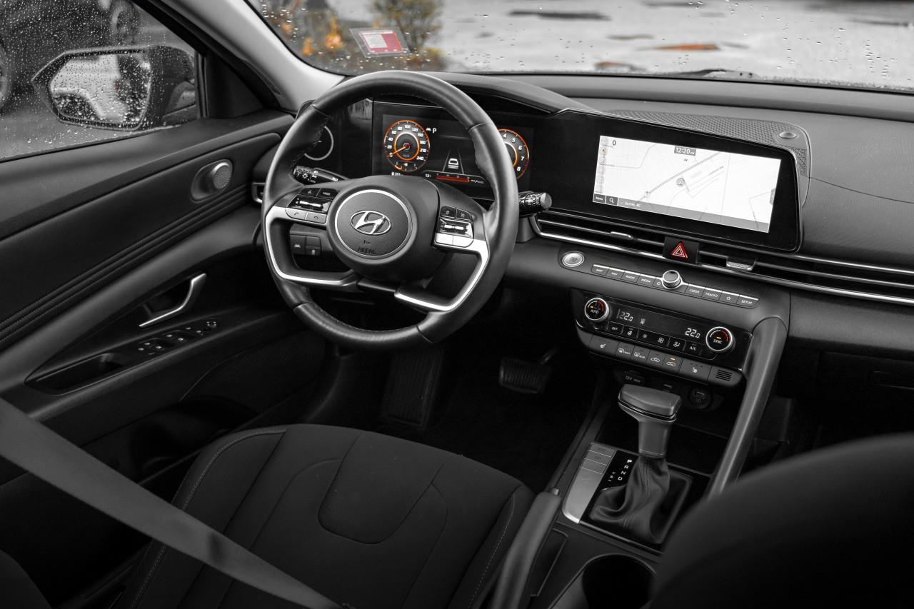 2023 Hyundai Elantra Preferred w/Tech Package LC2826A