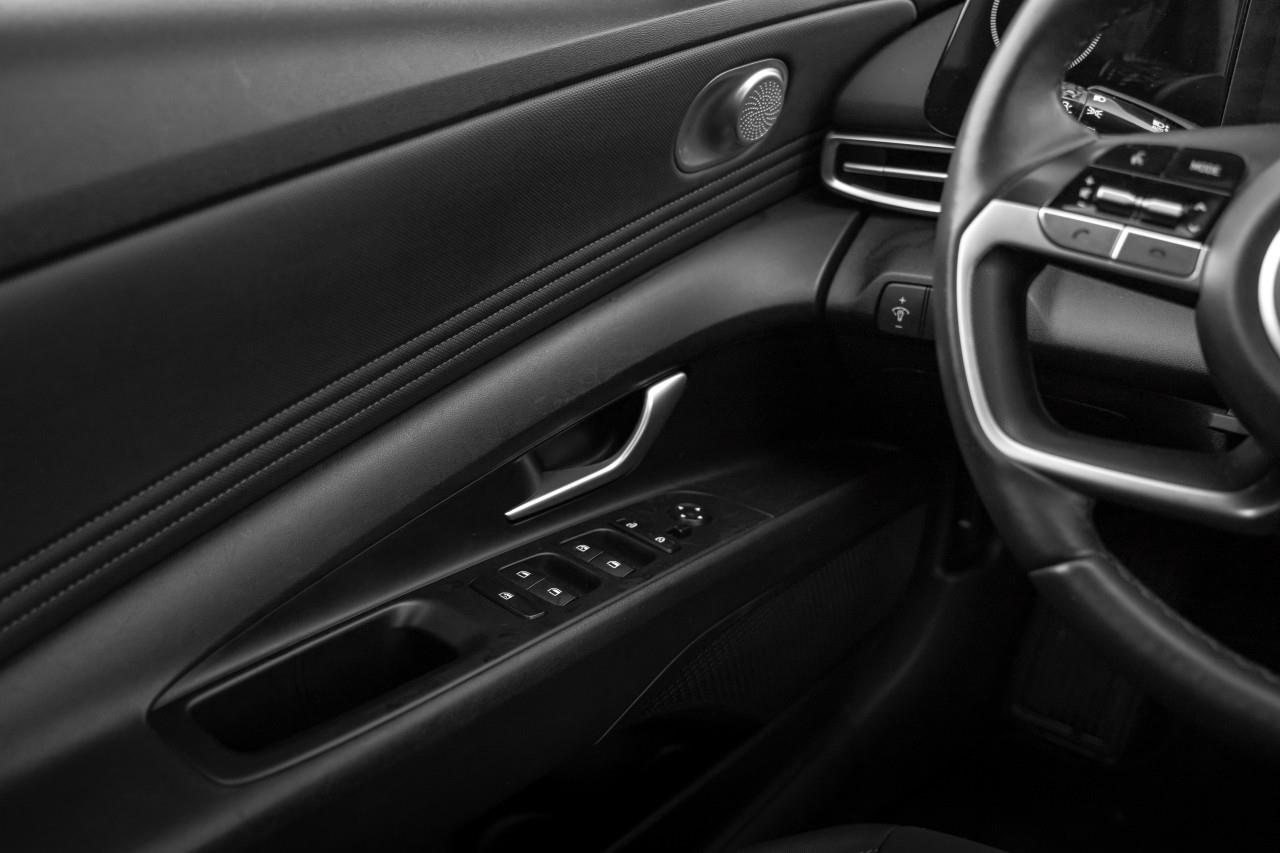 2023 Hyundai Elantra Preferred w/Tech Package LC2826A