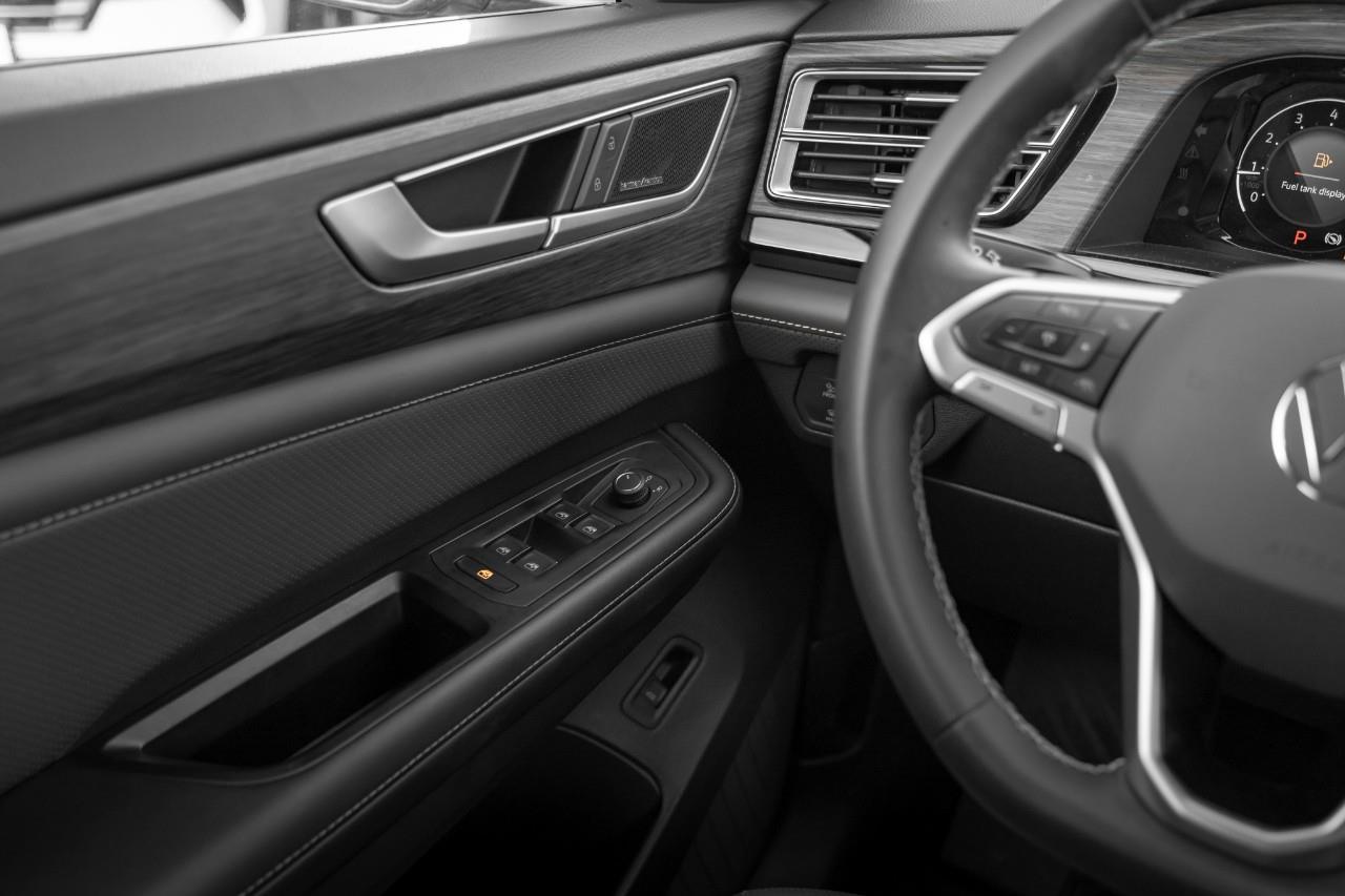 2024 Volkswagen Atlas 2.0 TSI Highline LC2838