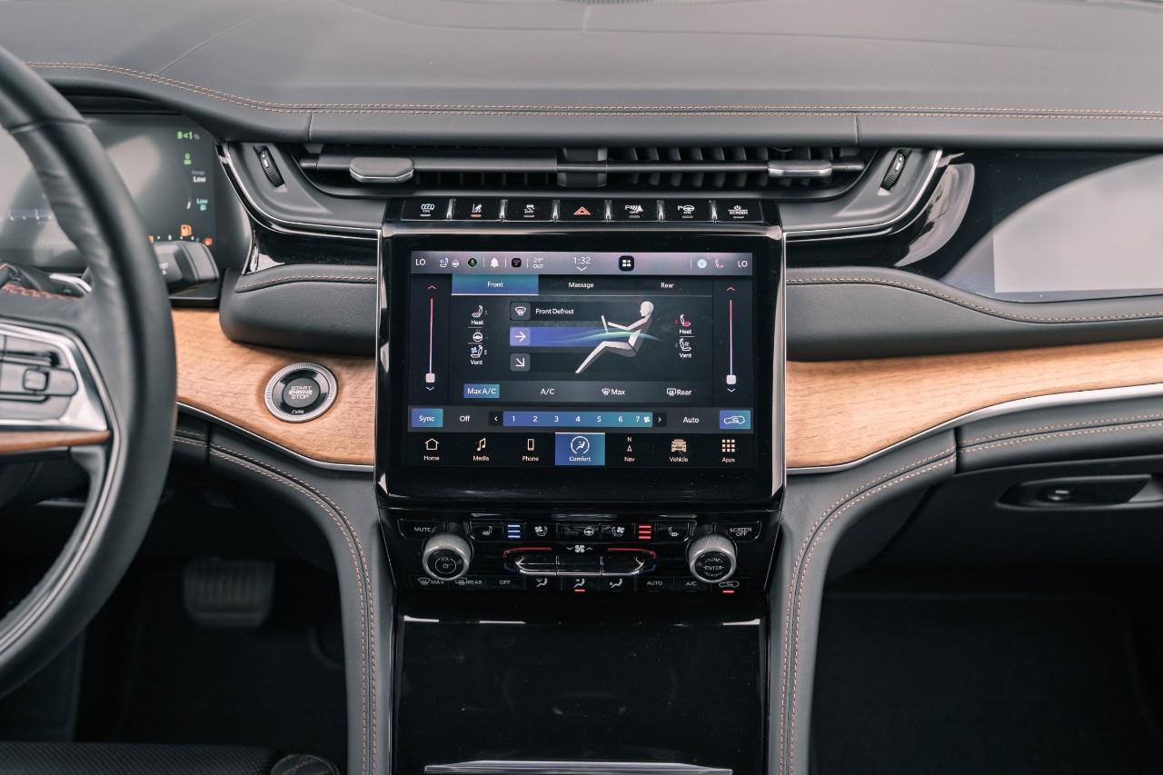 2023 Jeep Grand Cherokee 4xe Summit LC2656