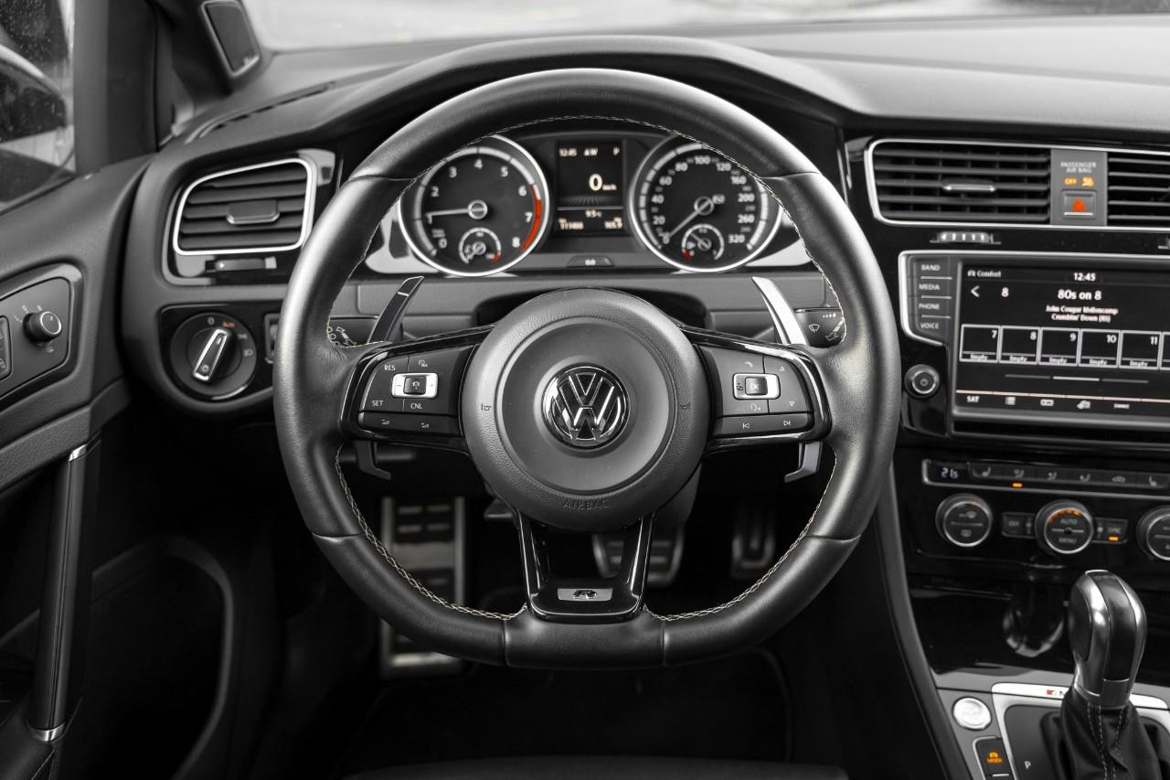 2017 Volkswagen Golf R 2.0 TSI LC2576AA