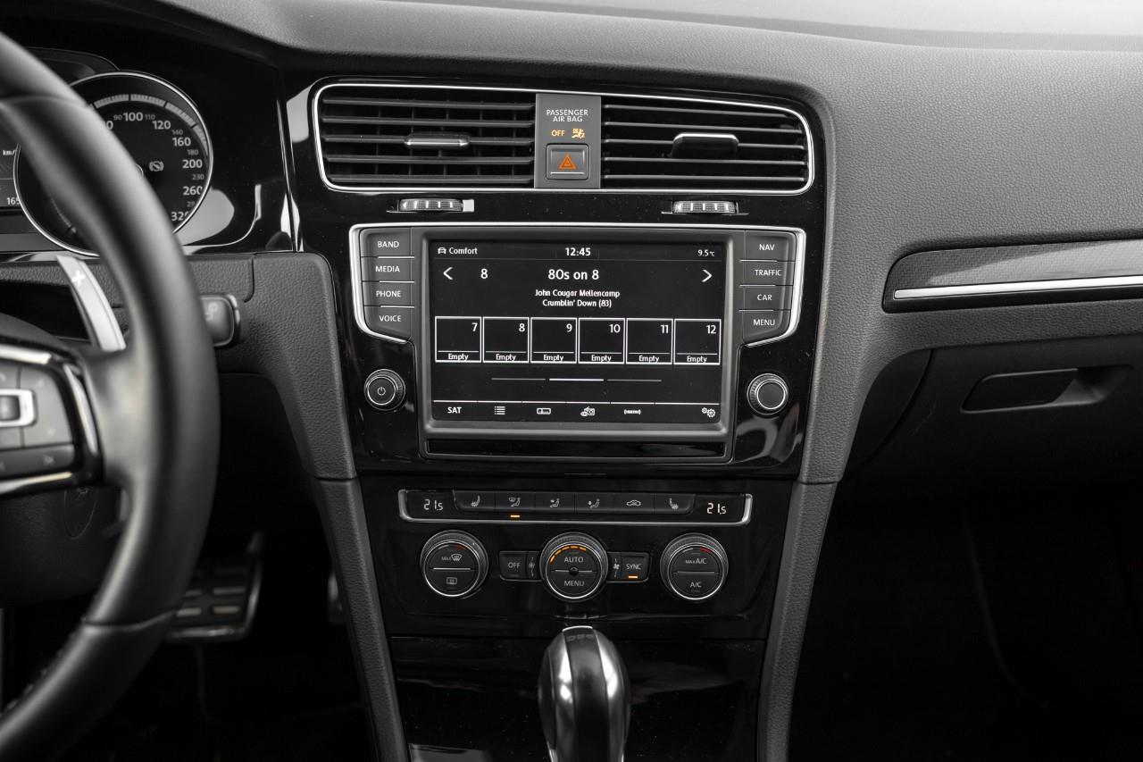 2017 Volkswagen Golf R 2.0 TSI LC2576AA