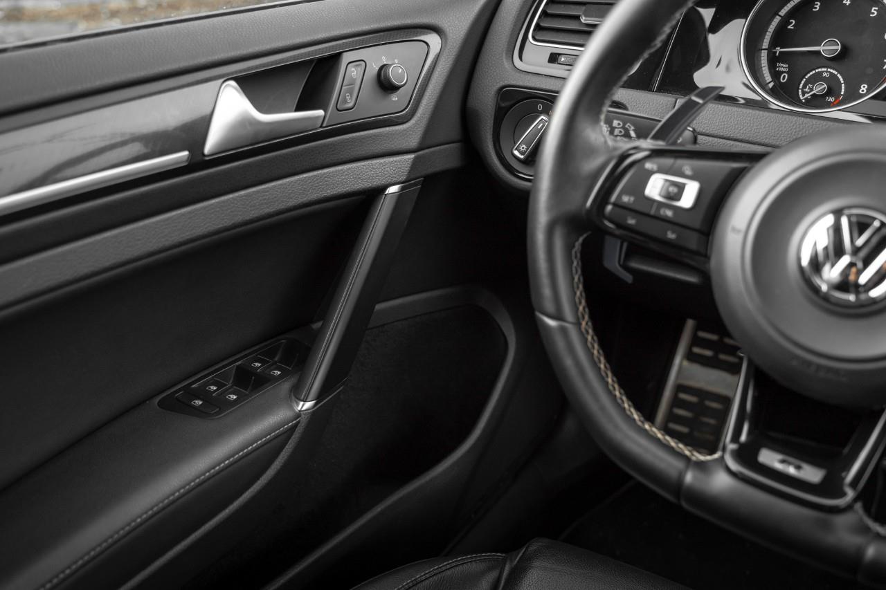 2017 Volkswagen Golf R 2.0 TSI LC2576AA