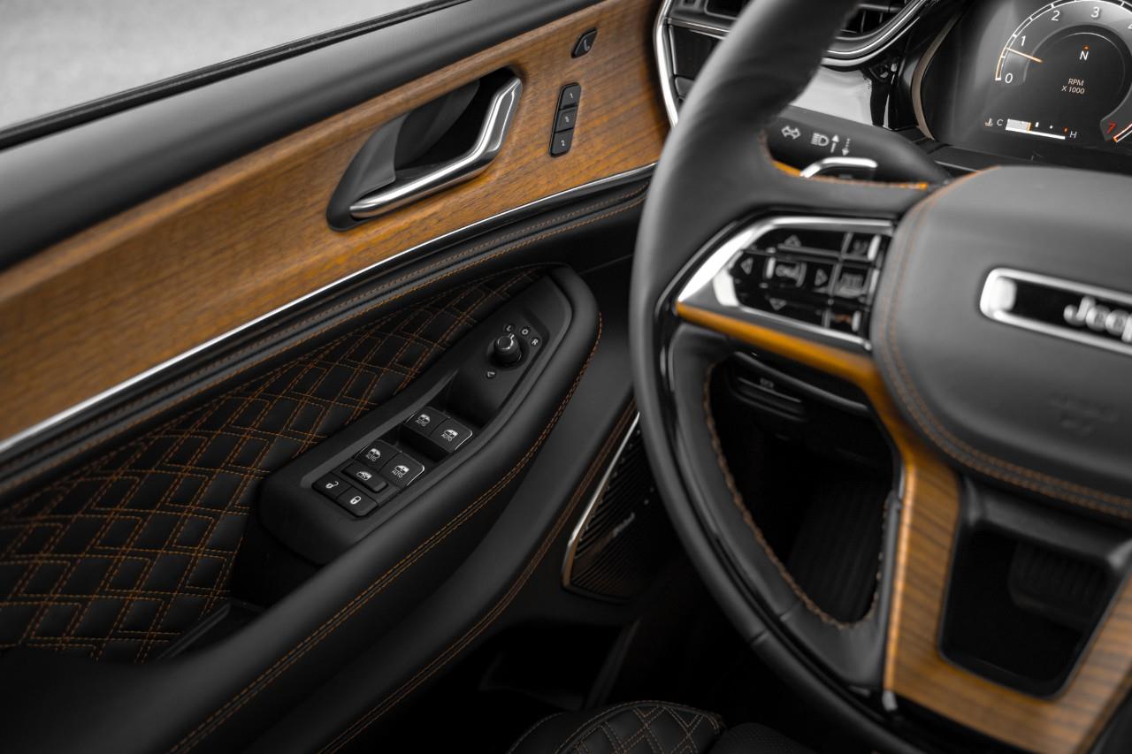 2025 Jeep Grand Cherokee Summit S806360