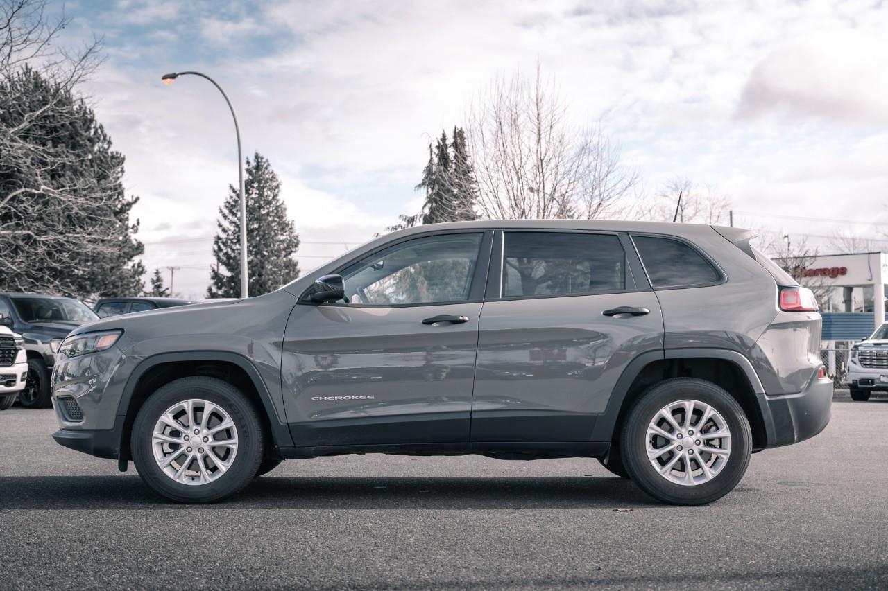 2022 Jeep Cherokee Sport T203475A