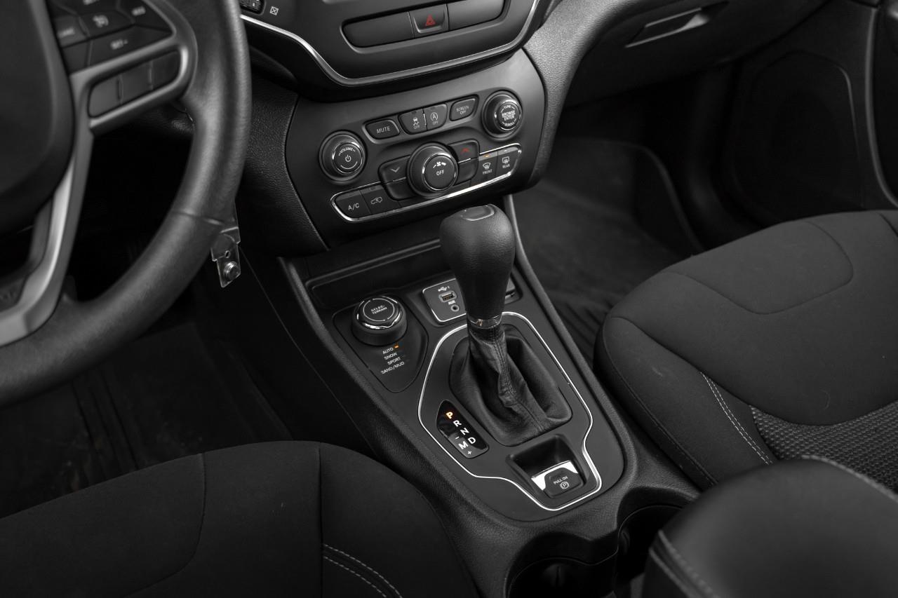 2022 Jeep Cherokee Sport T203475A