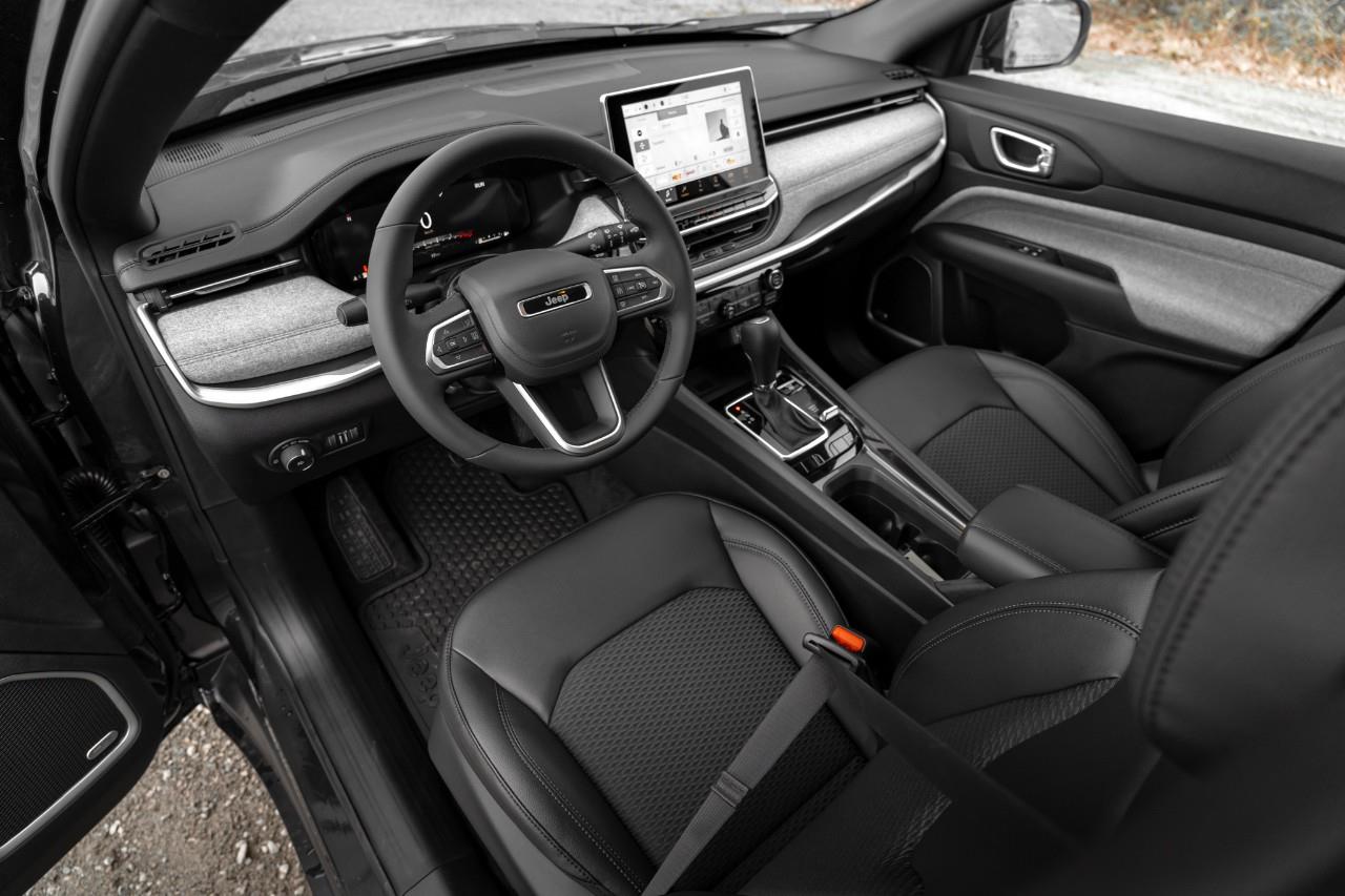 2026 Jeep Compass North T226092