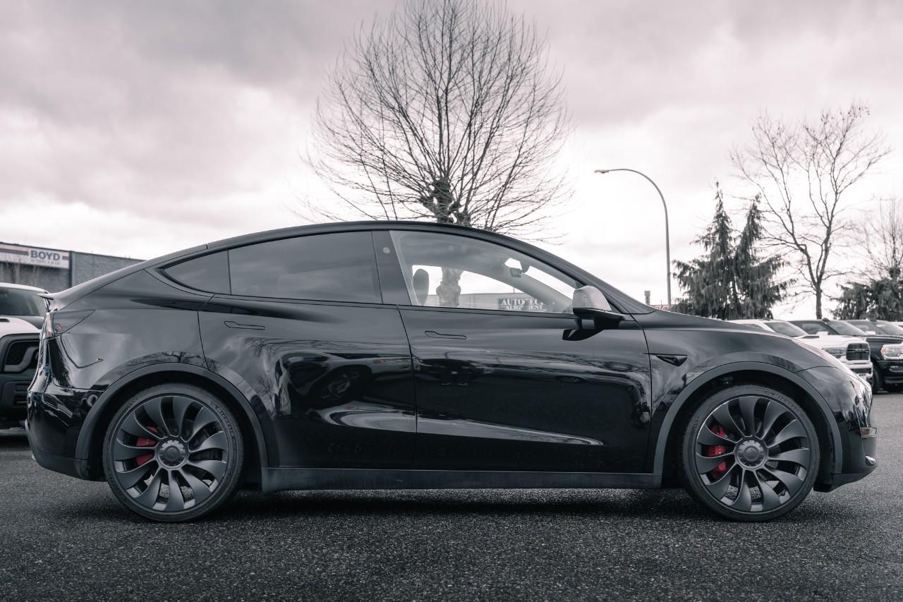 2024 Tesla Model Y Performance T161479A