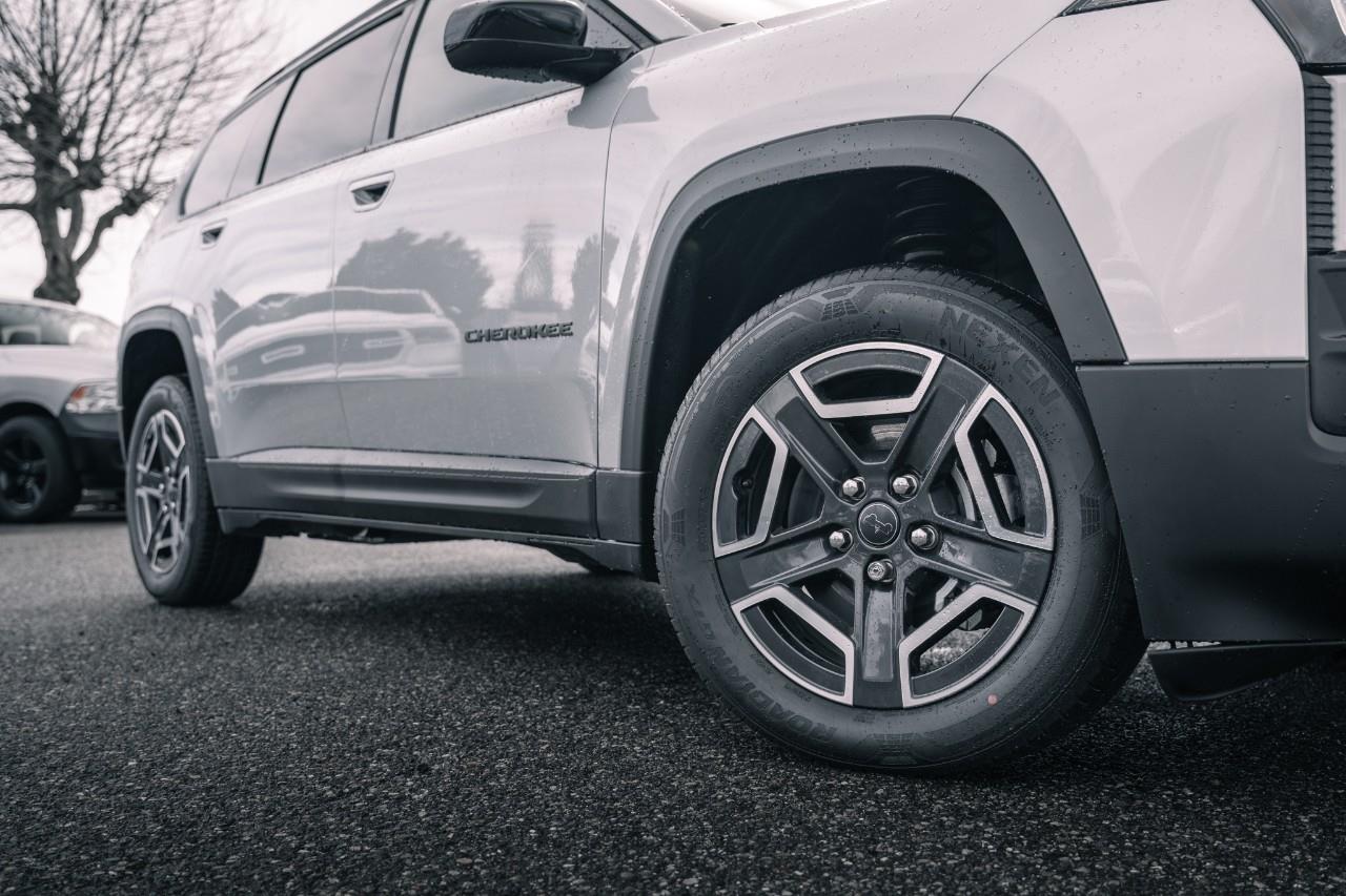 2026 Jeep Cherokee Laredo/Limited T228228