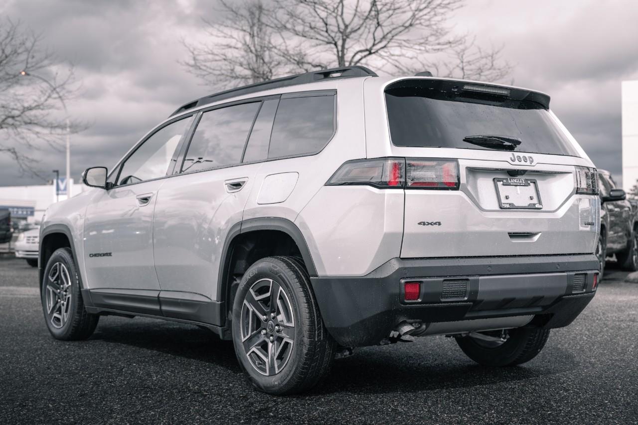 2026 Jeep Cherokee Laredo/Limited T228228