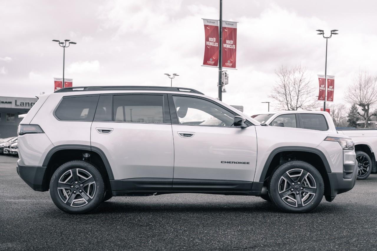 2026 Jeep Cherokee Laredo/Limited T228228