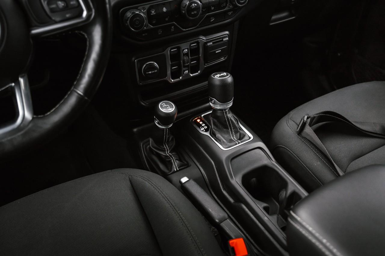 2020 Jeep Wrangler Unlimited Sahara T182049A