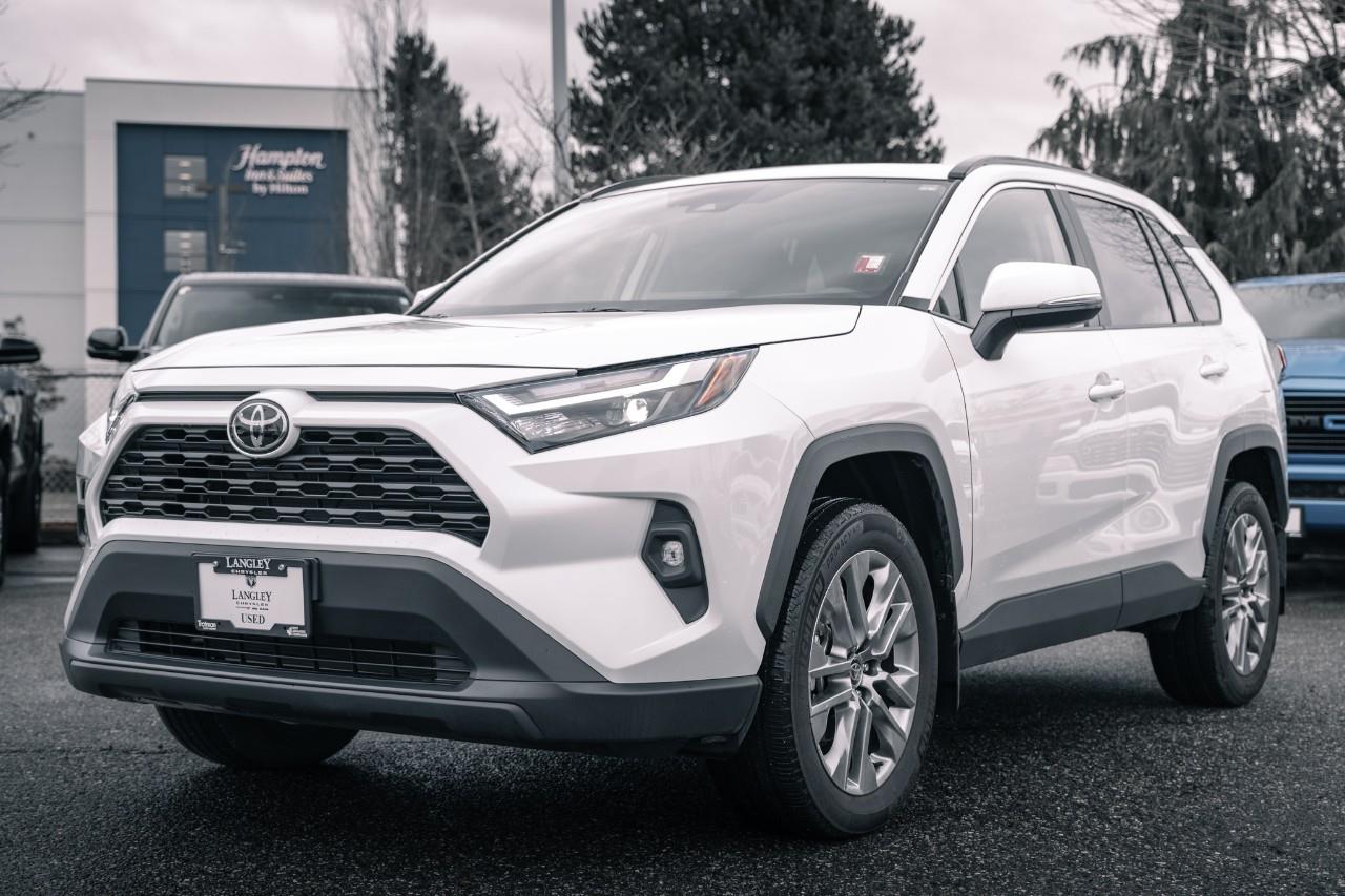 2025 Toyota RAV4 XLE LC2912