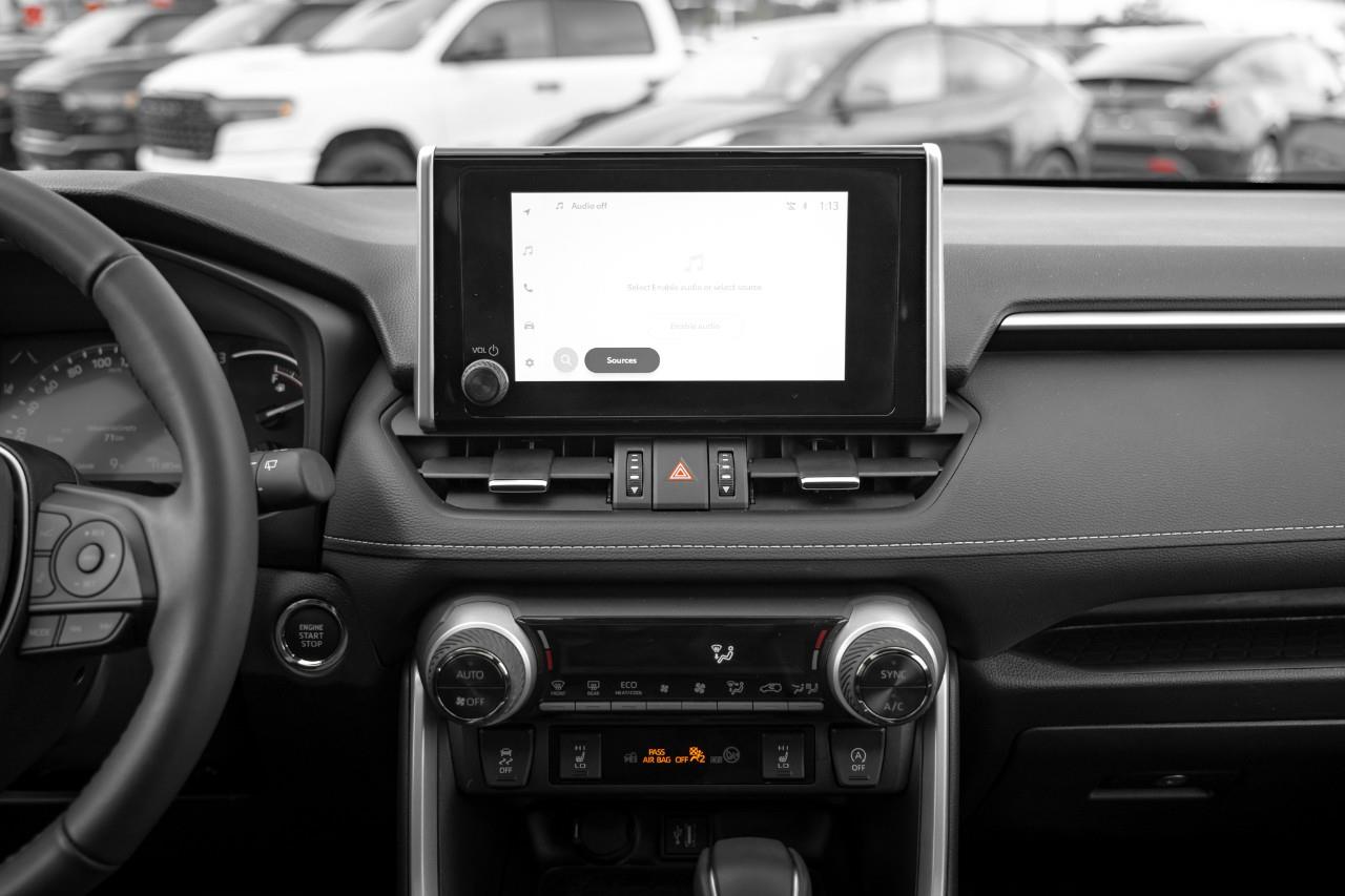 2025 Toyota RAV4 XLE LC2912