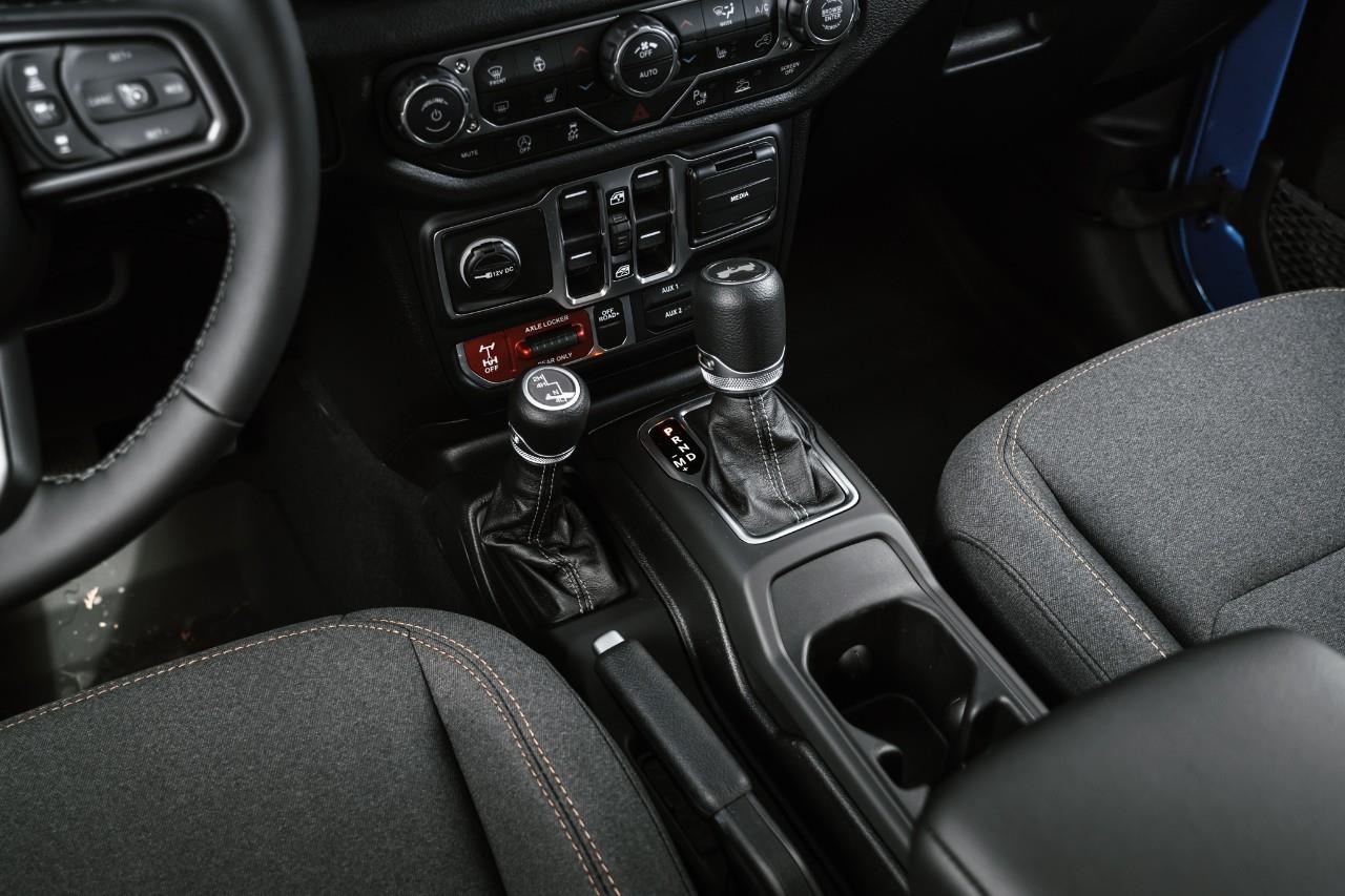 2026 Jeep Wrangler Sport T255705