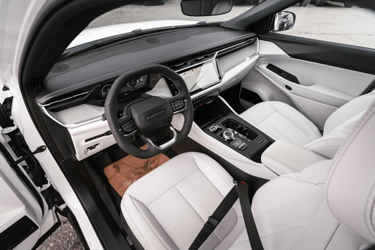 2026 Jeep Cherokee Laredo/Limited T206186