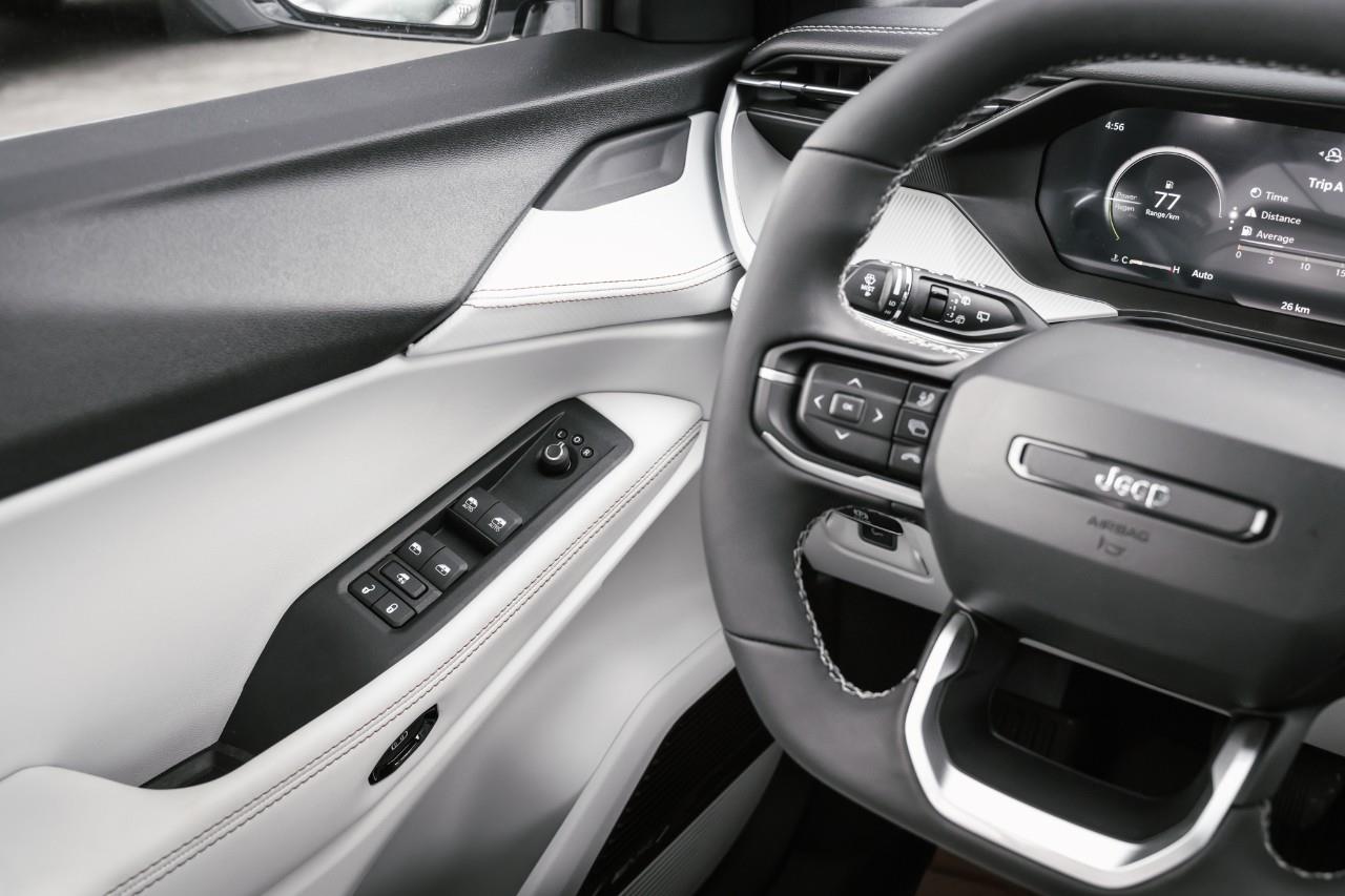 2026 Jeep Cherokee Laredo/Limited T206186