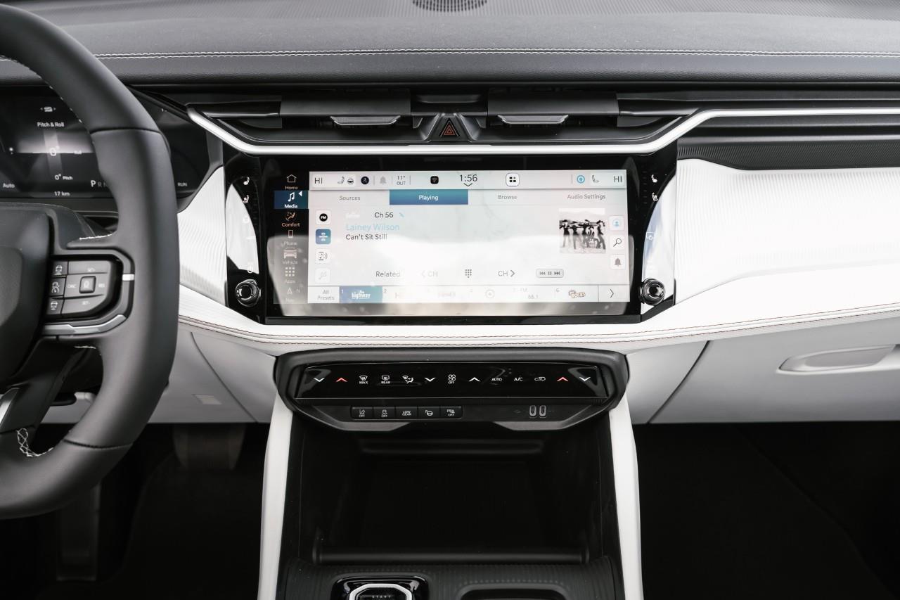 2026 Jeep Cherokee Overland T231395