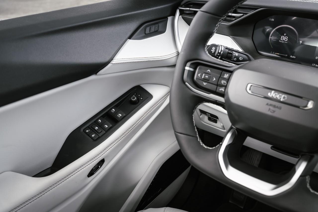 2026 Jeep Cherokee Overland T231395