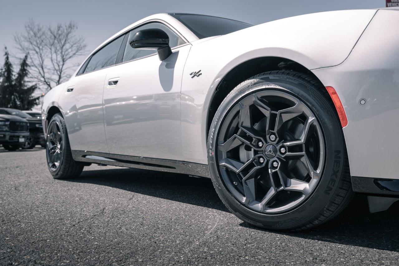 2026 Dodge Charger R/T T258980