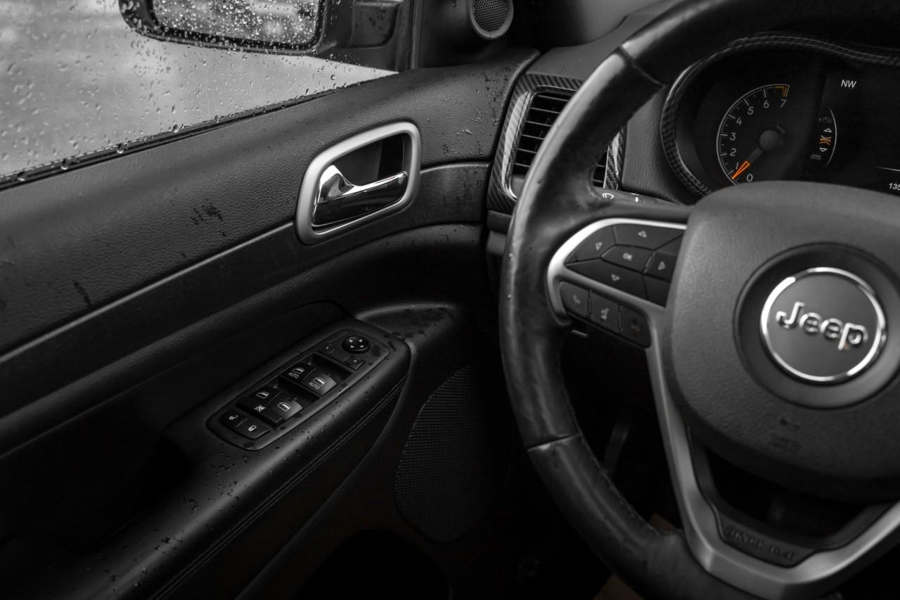 2018 Jeep Grand Cherokee Laredo LC2895A