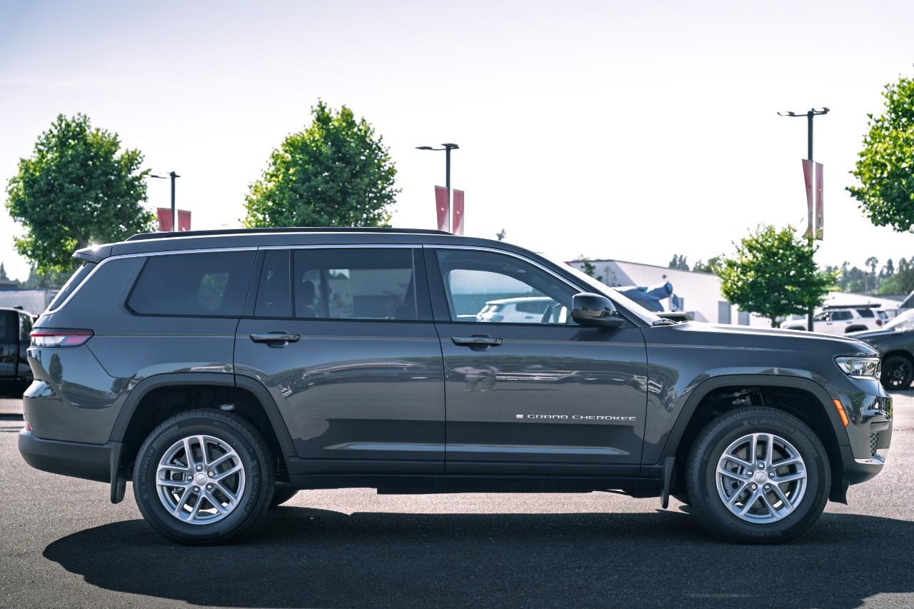 2024 Jeep Grand Cherokee L Laredo LC2655