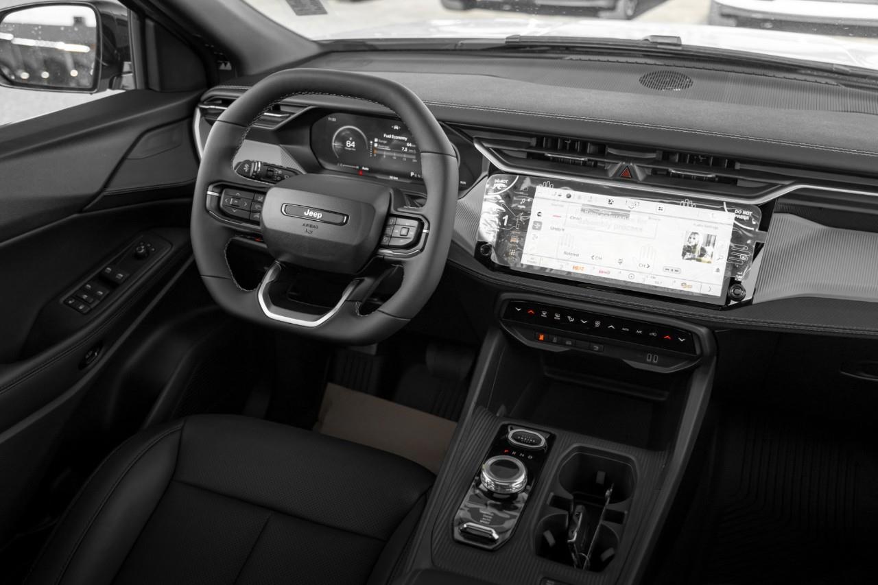 2026 Jeep Cherokee Laredo/Limited T150558