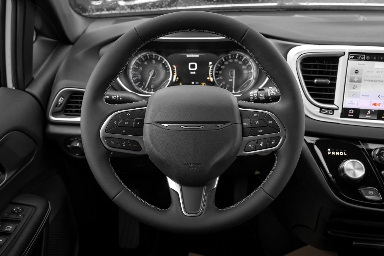 2027 Chrysler Grand Caravan SXT V551706