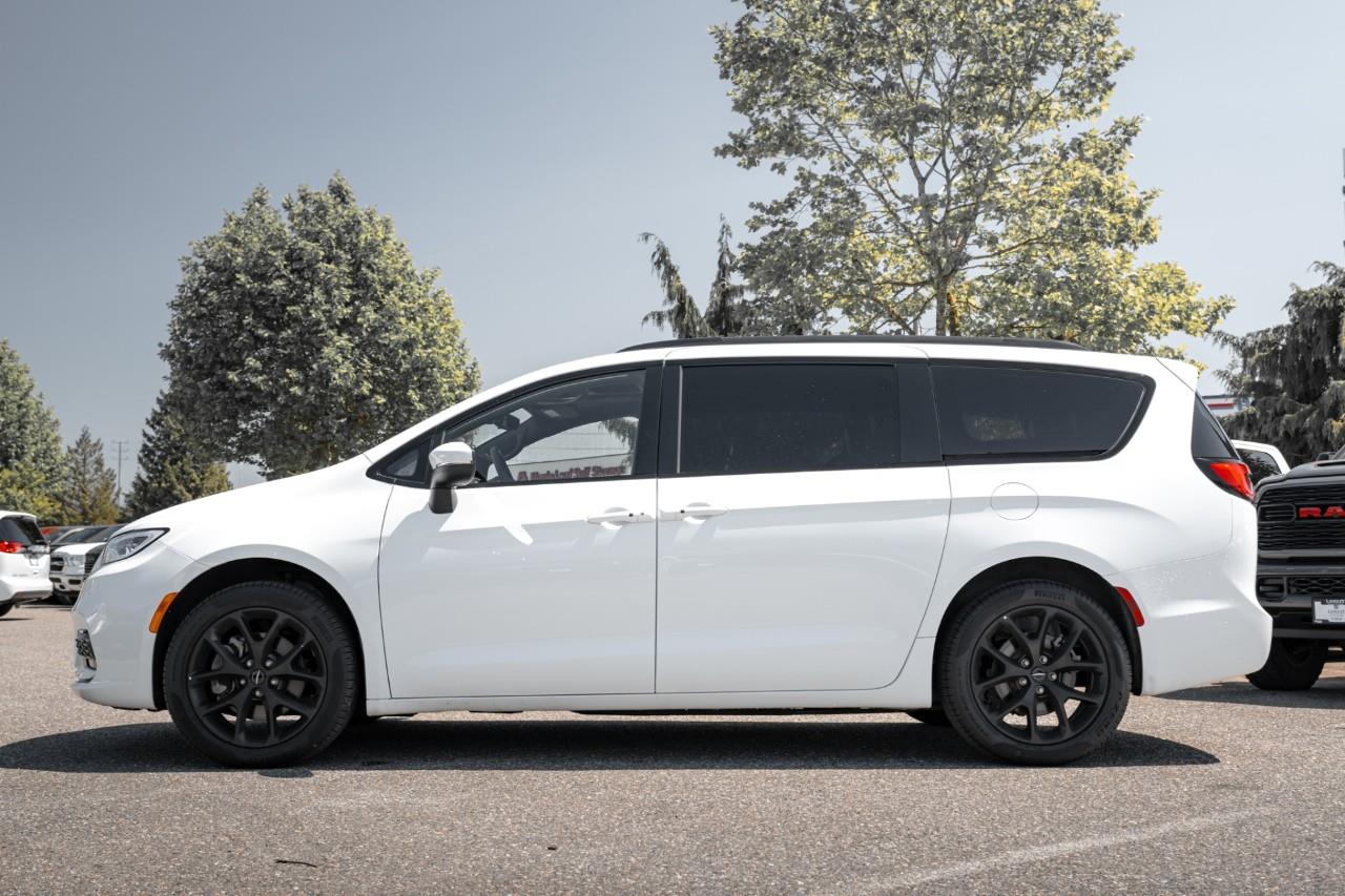 2023 Chrysler Pacifica Touring-L LC2989