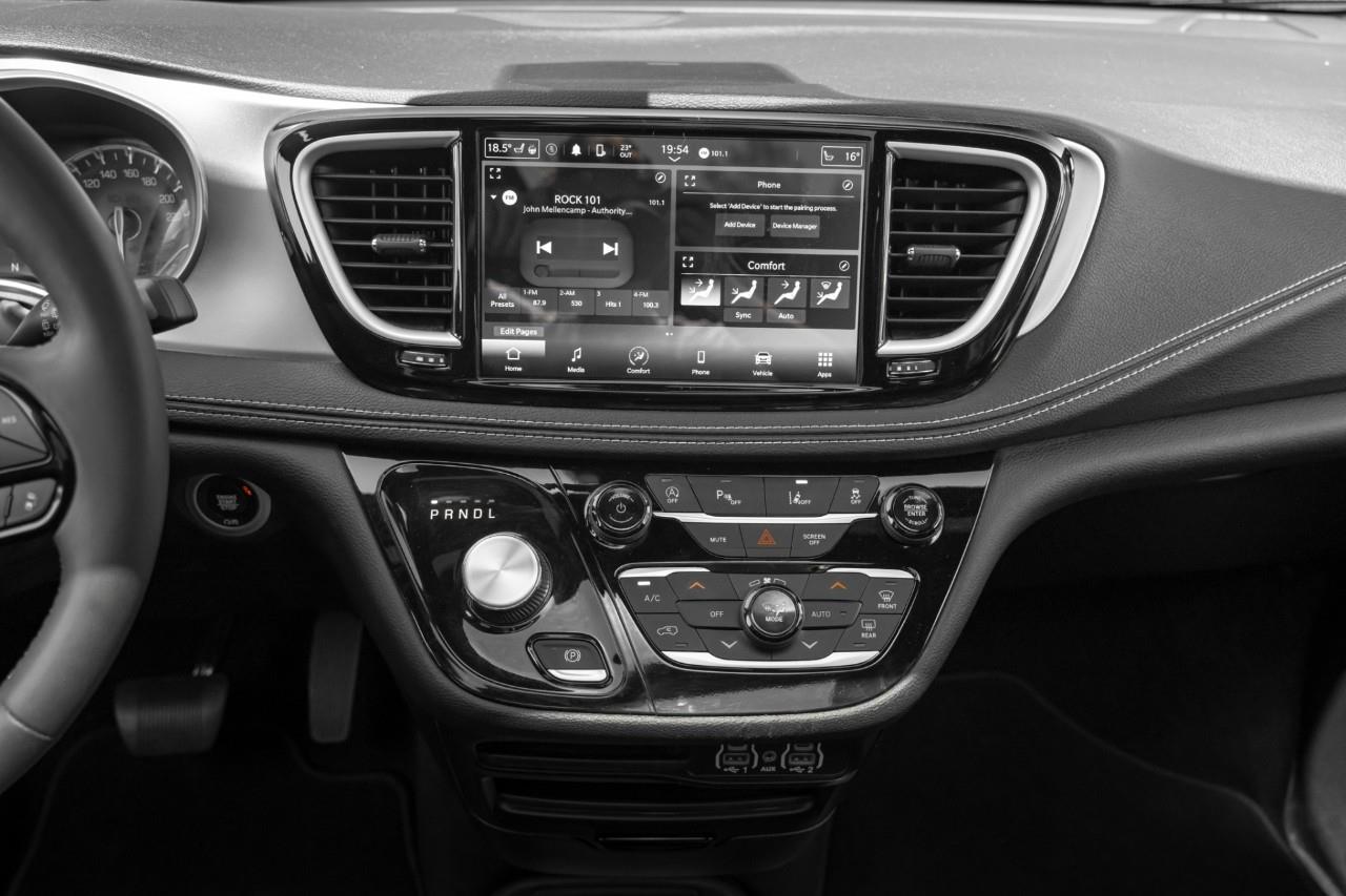 2023 Chrysler Pacifica Touring-L LC2989