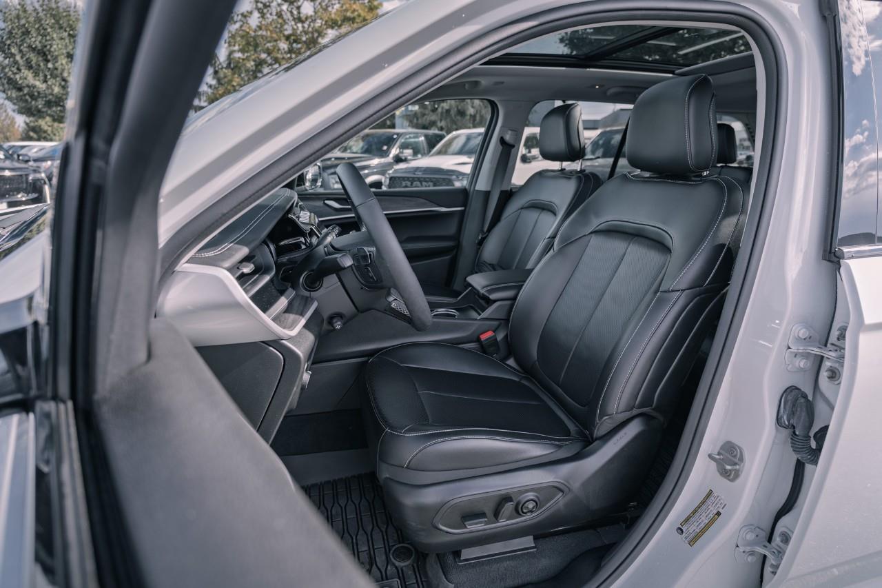 2023 Jeep Grand Cherokee 4xe  LC2963
